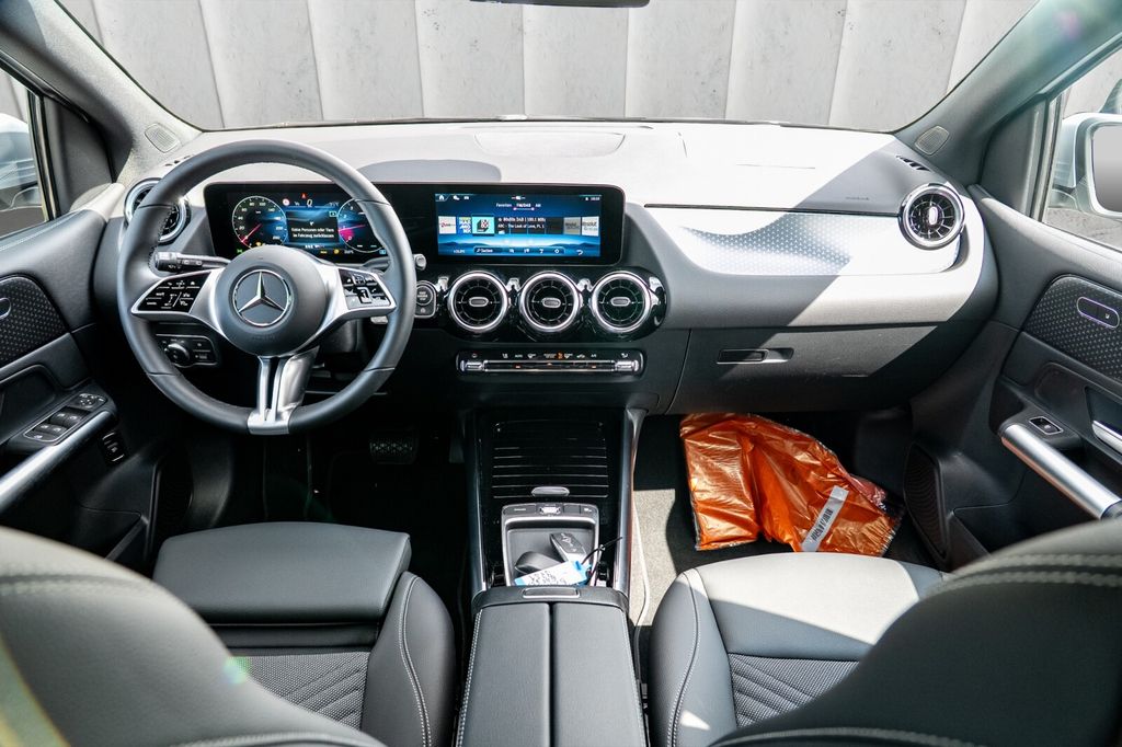 Mercedes-Benz B 180 2024