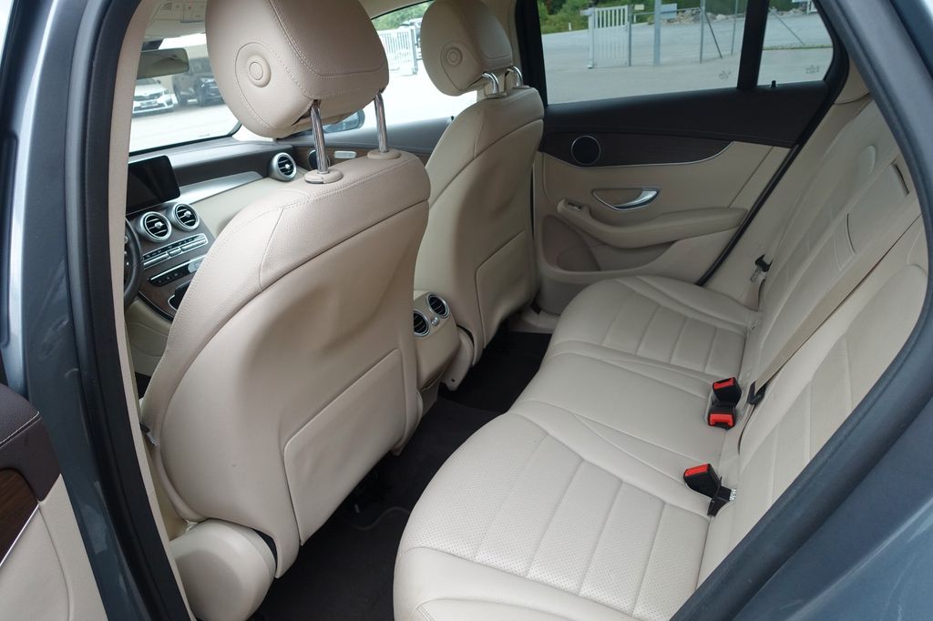 Mercedes-Benz GLC 300 2021