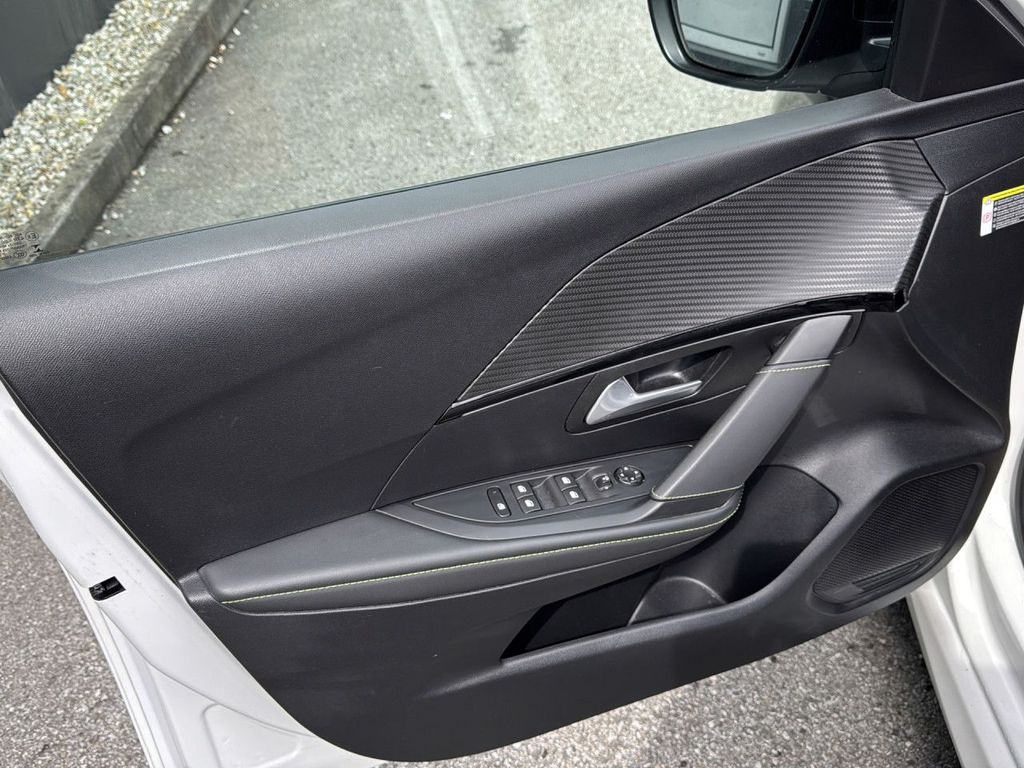 Peugeot 208 2022