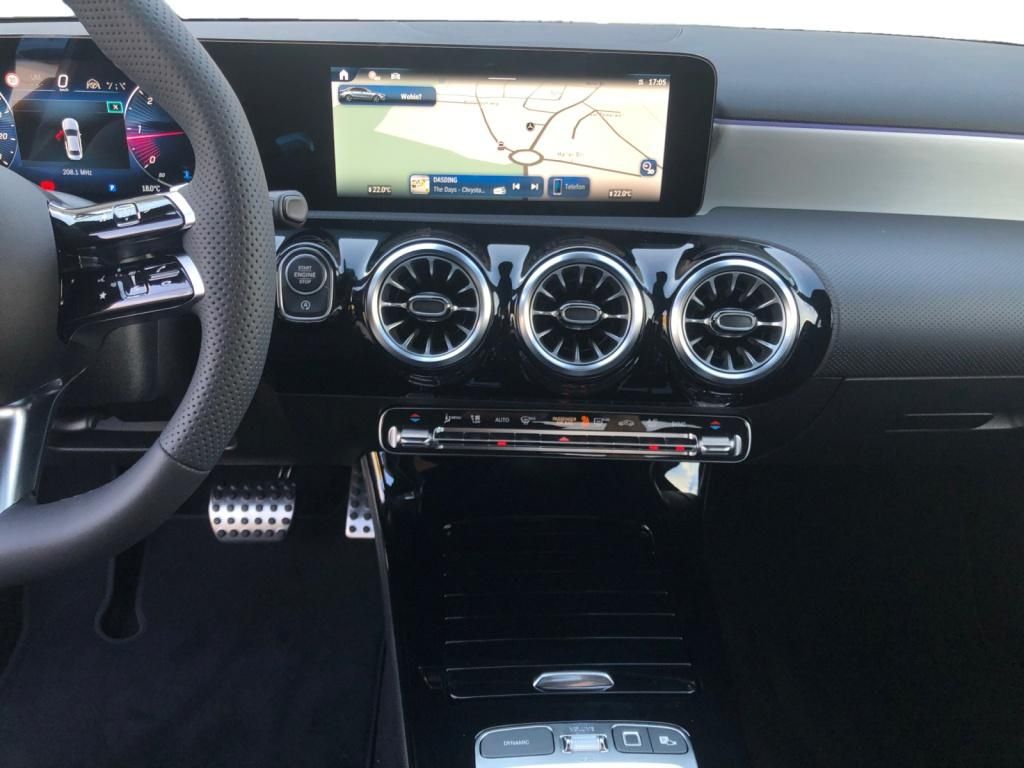 Mercedes-Benz A 220 2025