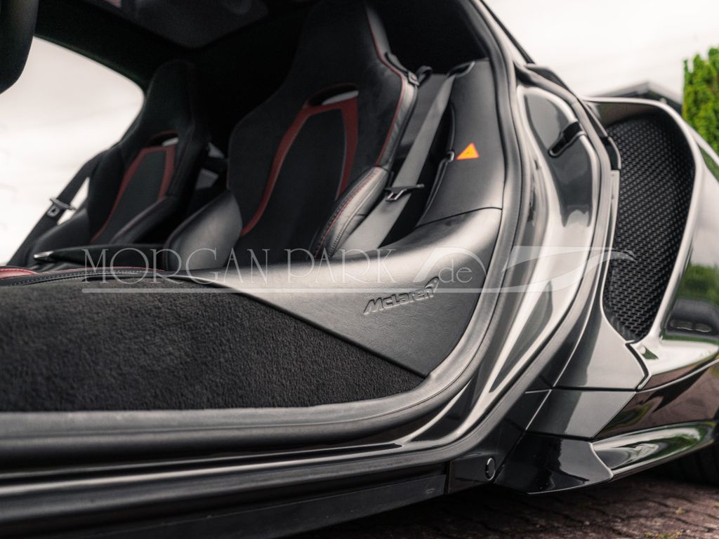 McLaren GT 2021