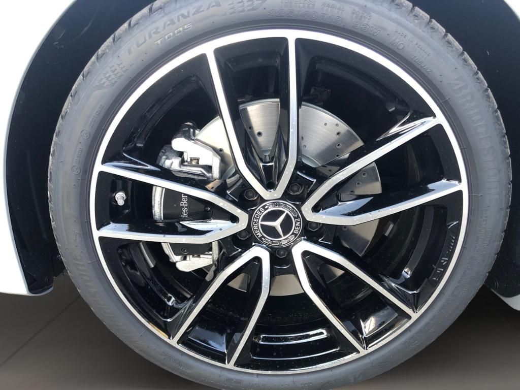 Mercedes-Benz A 220 2025