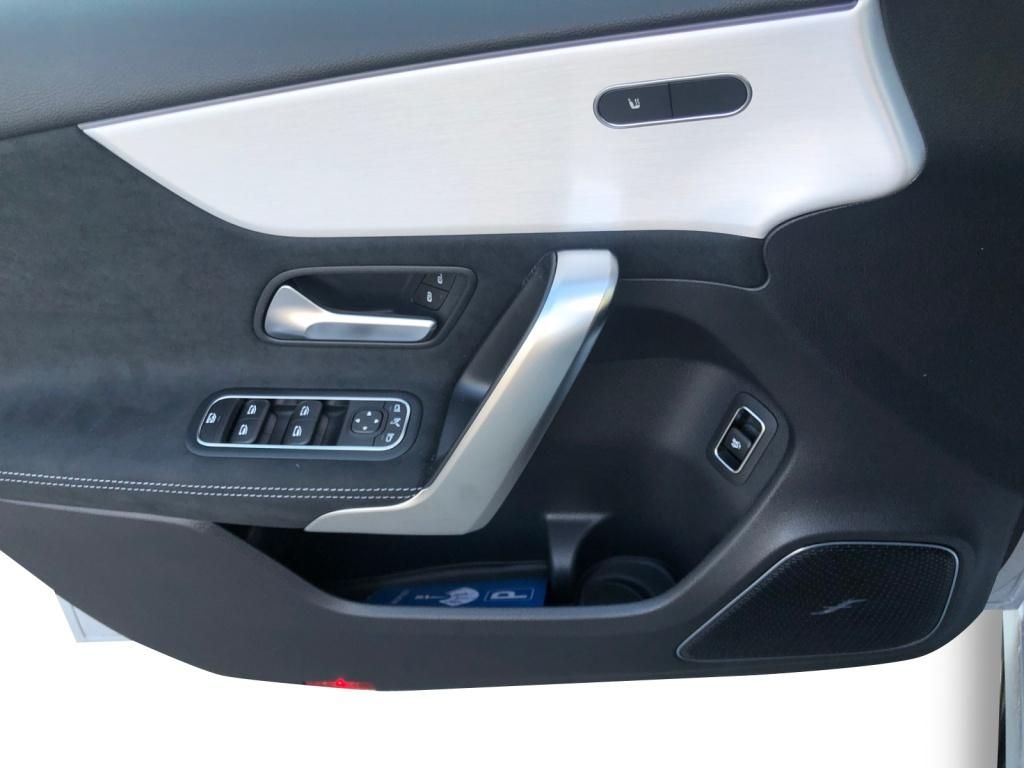 Mercedes-Benz A 220 2025