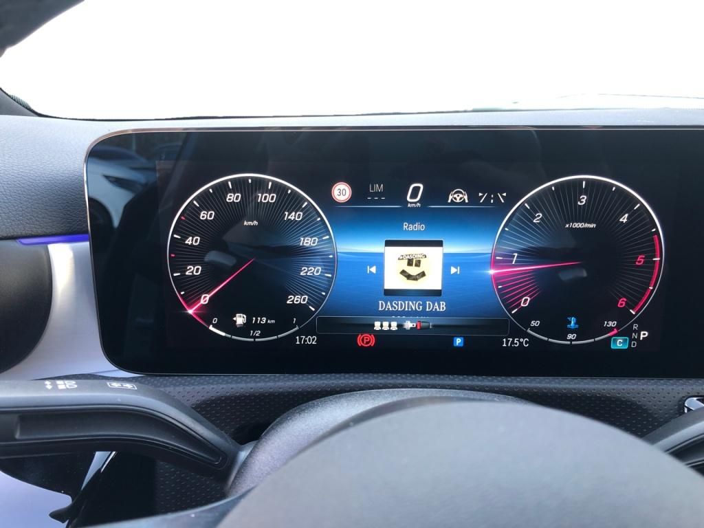 Mercedes-Benz A 220 2025