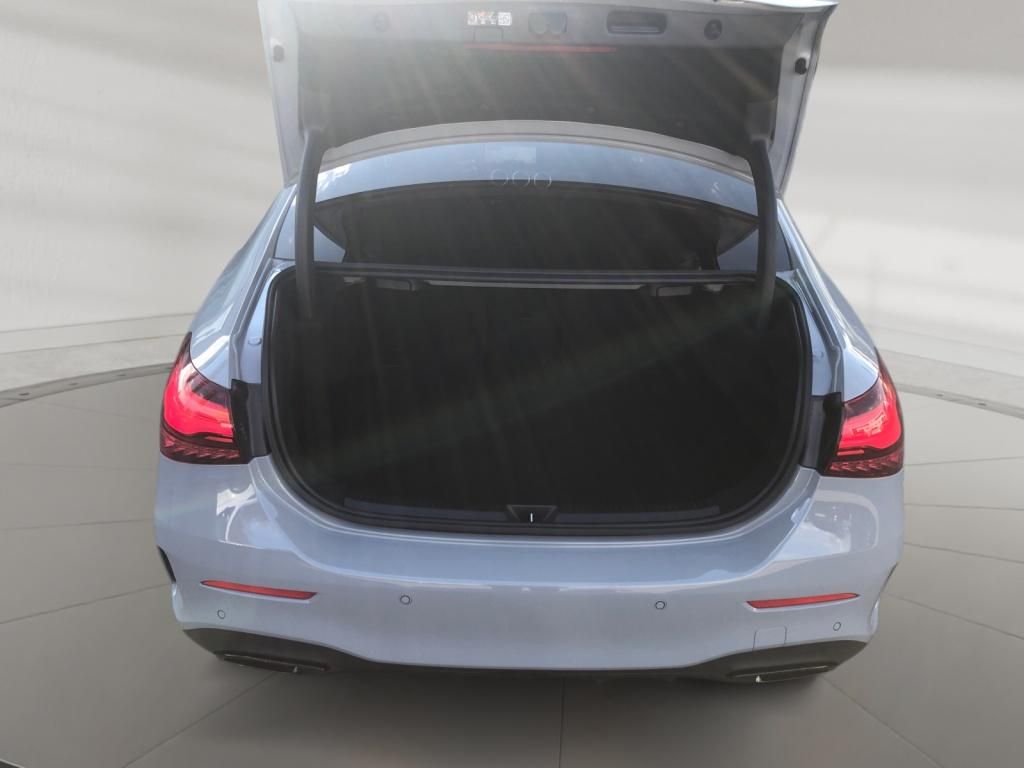 Mercedes-Benz A 220 2025