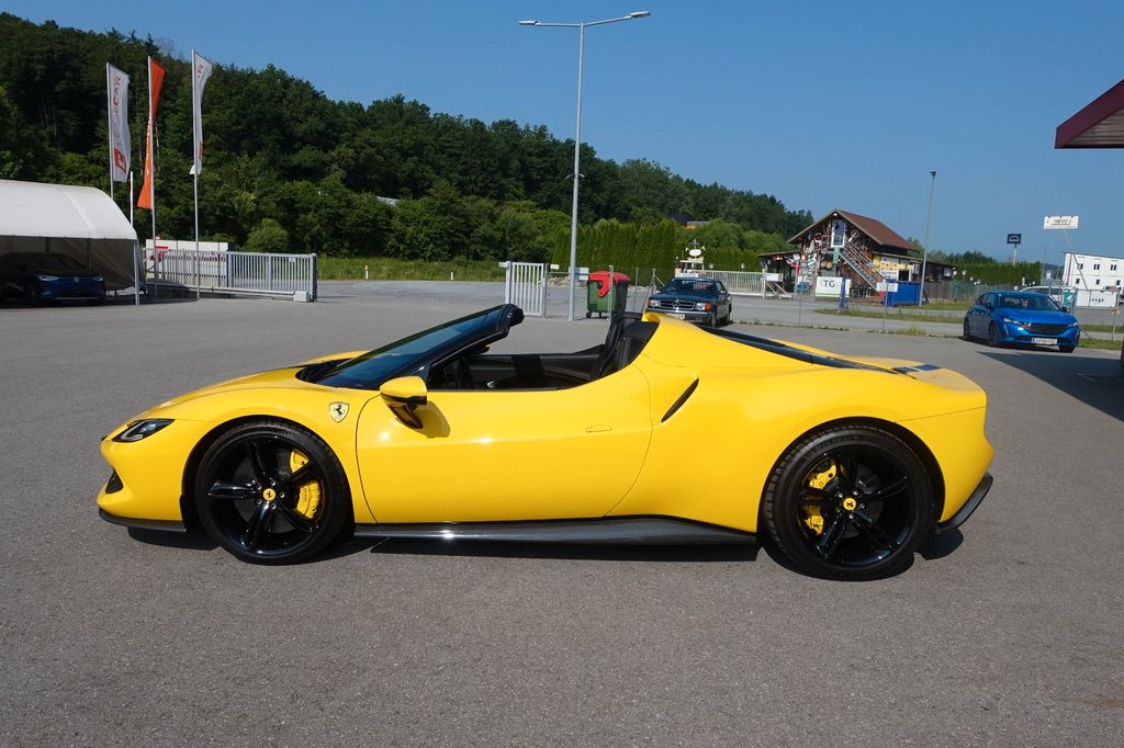 Ferrari 296 GTS 2023
