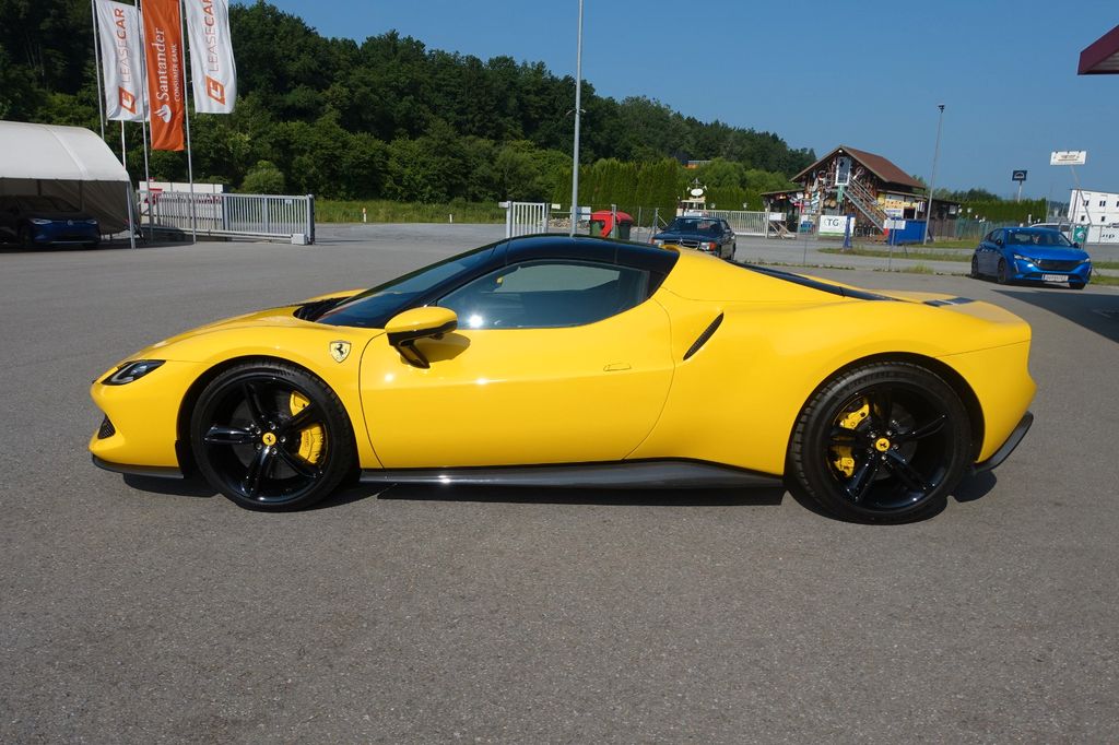 Ferrari 296 GTS 2023