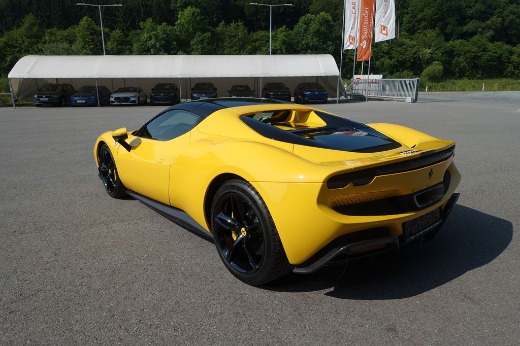 Ferrari 296 GTS 2023