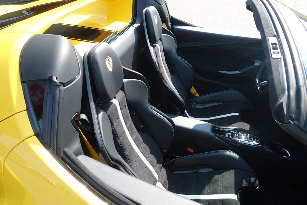 Ferrari 296 GTS 2023