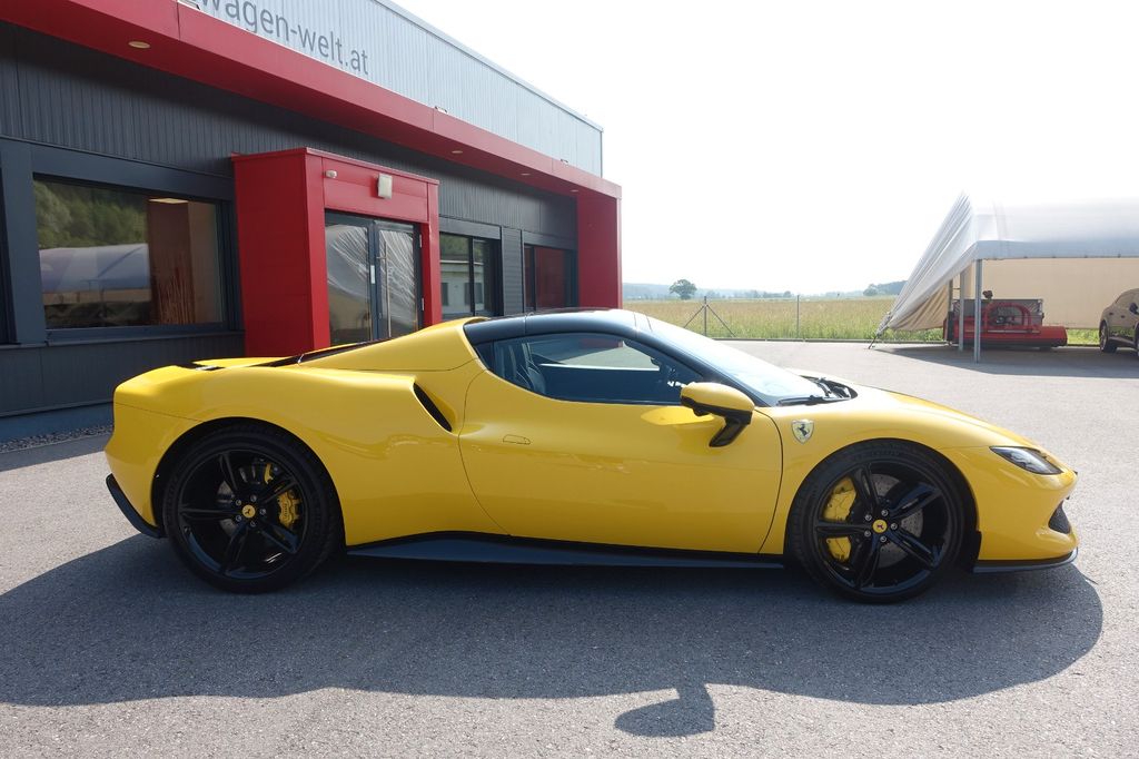 Ferrari 296 GTS 2023