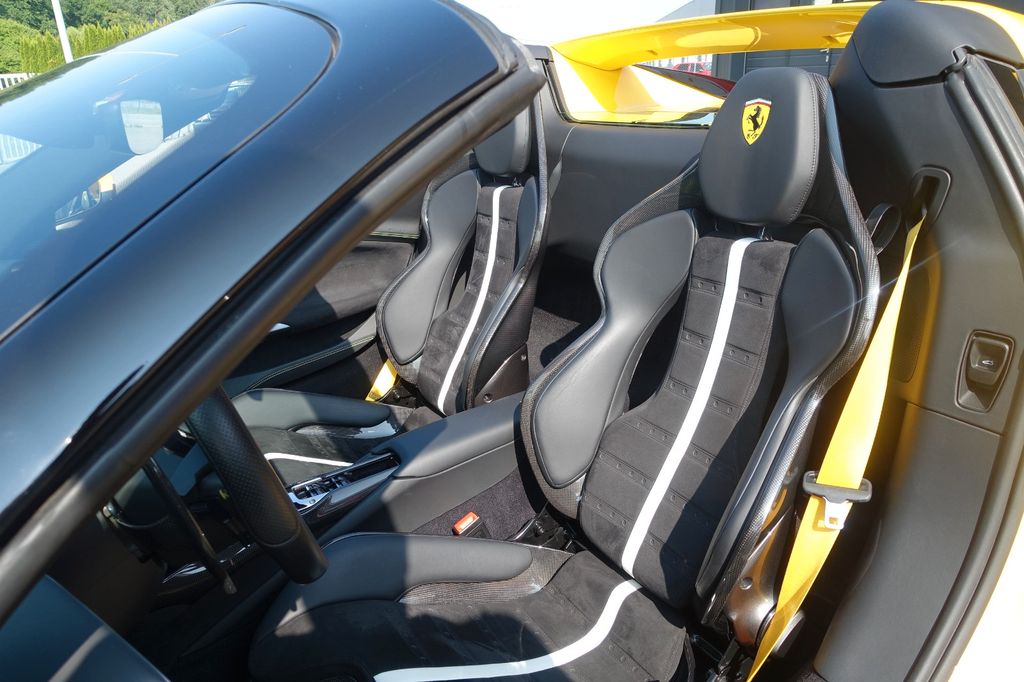 Ferrari 296 GTS 2023