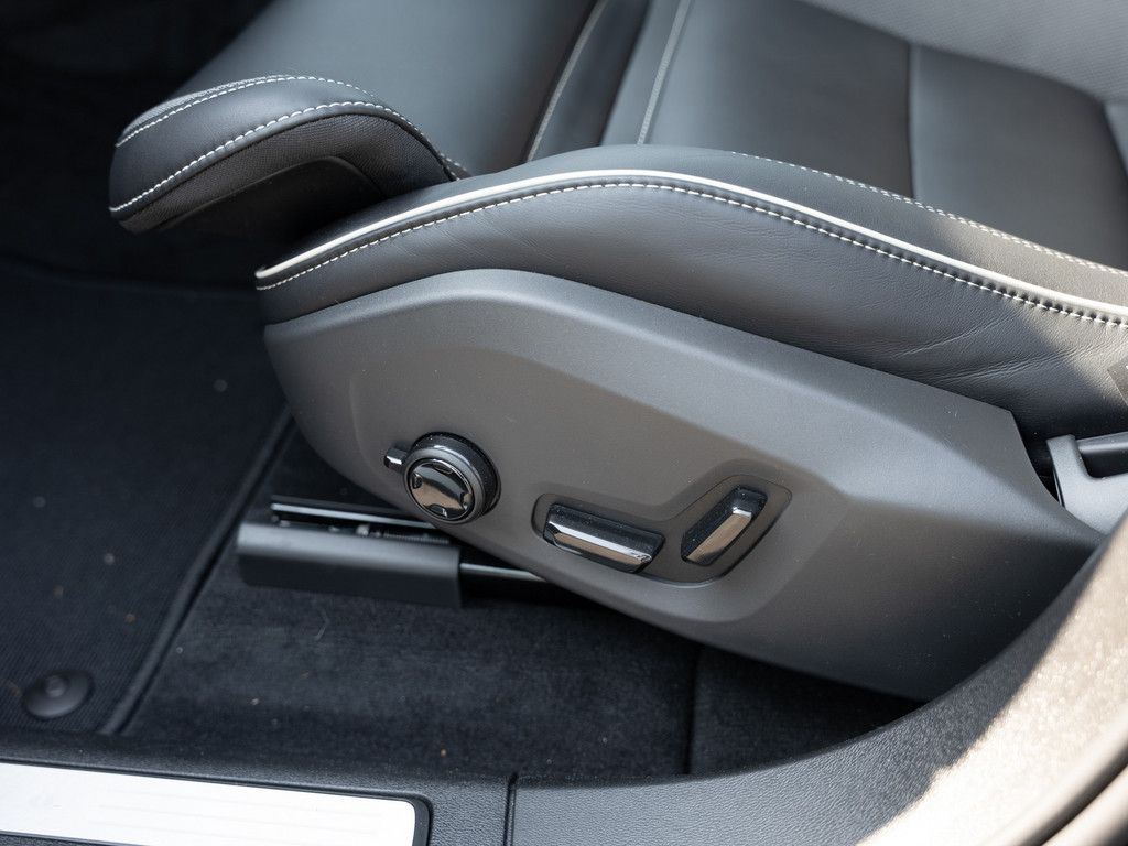 Volvo XC60 2025