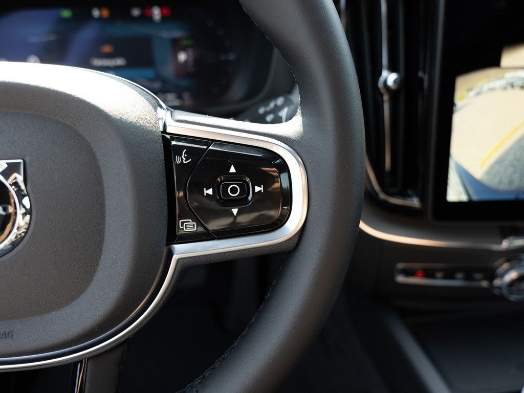 Volvo XC60 2025