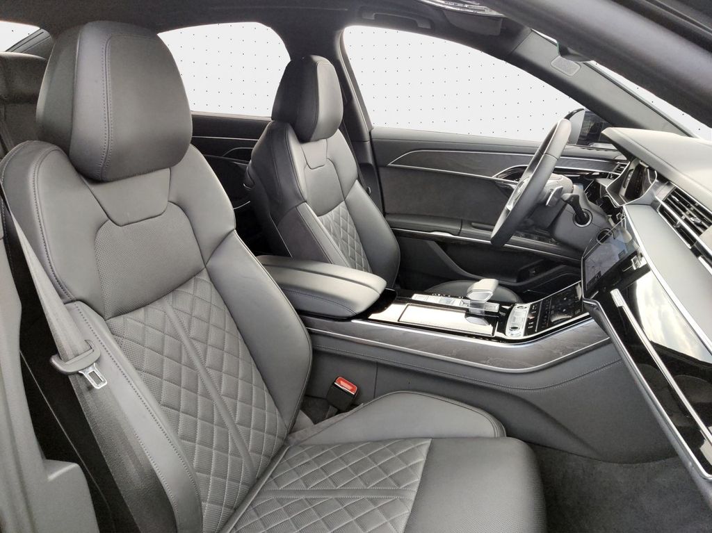 Audi A8 2025