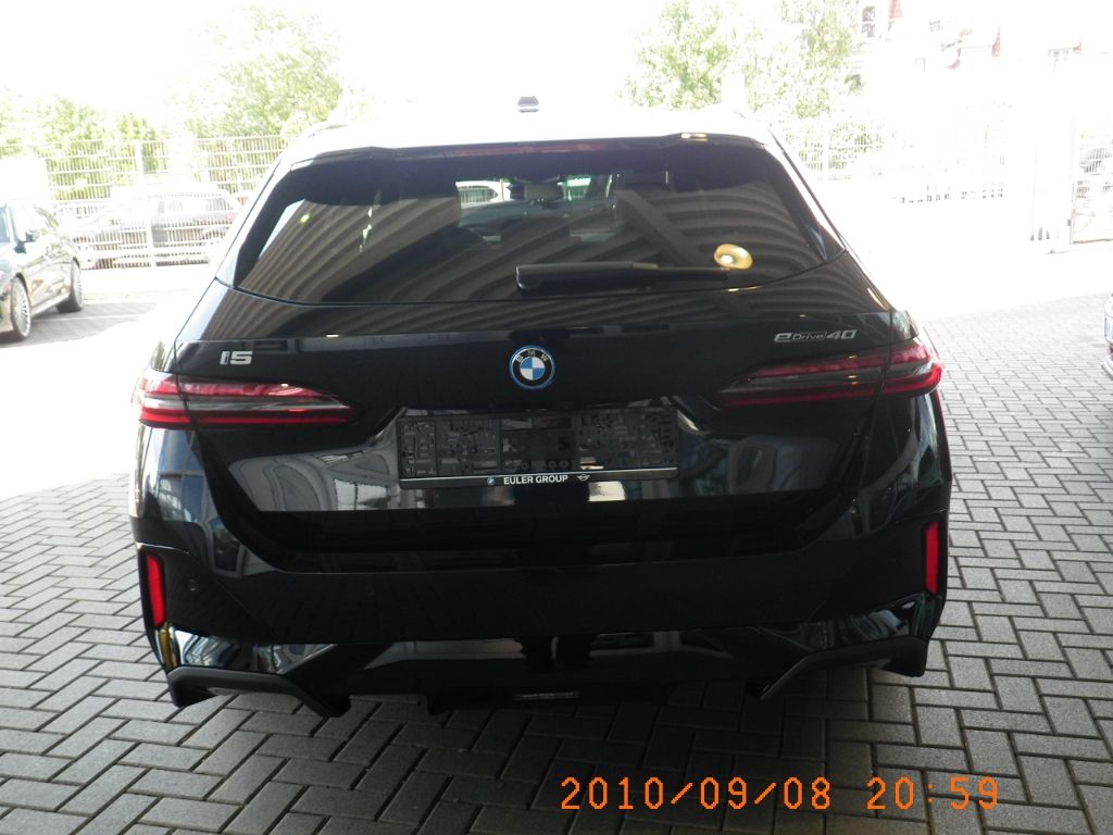 BMW i5 2025