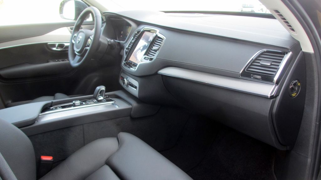 Volvo XC90 2025
