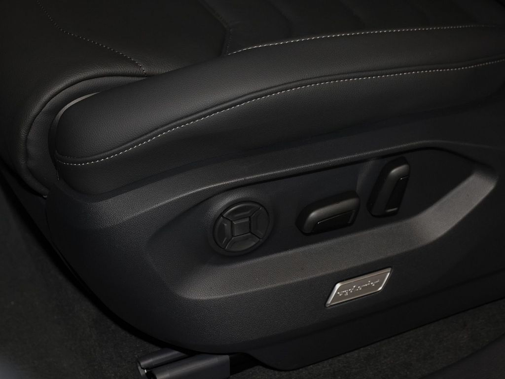 Volkswagen Touareg 2025