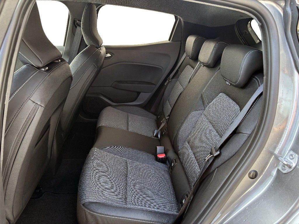 Mitsubishi Colt 2025