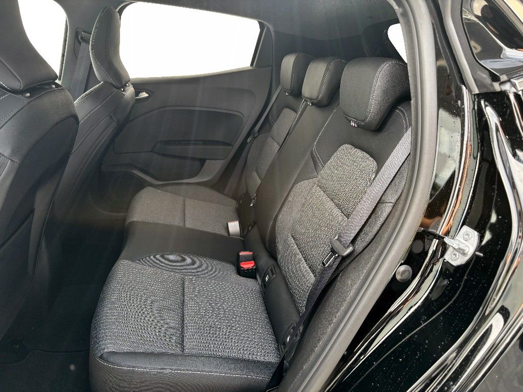 Mitsubishi Colt 2025