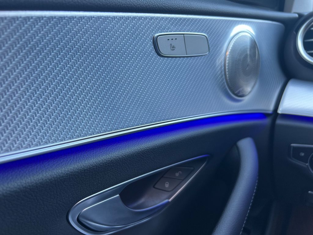 Mercedes-Benz E 300 2023