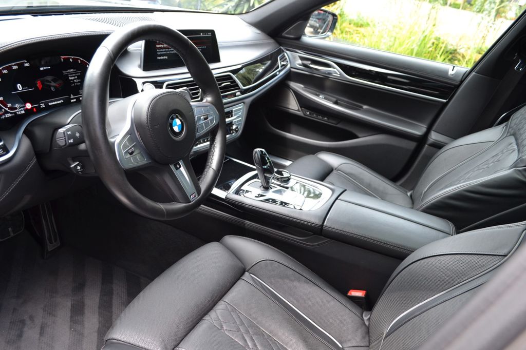 BMW 745 2020