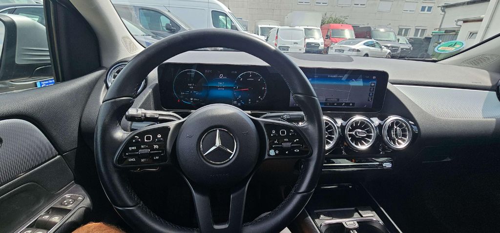 Mercedes-Benz B 180 2022