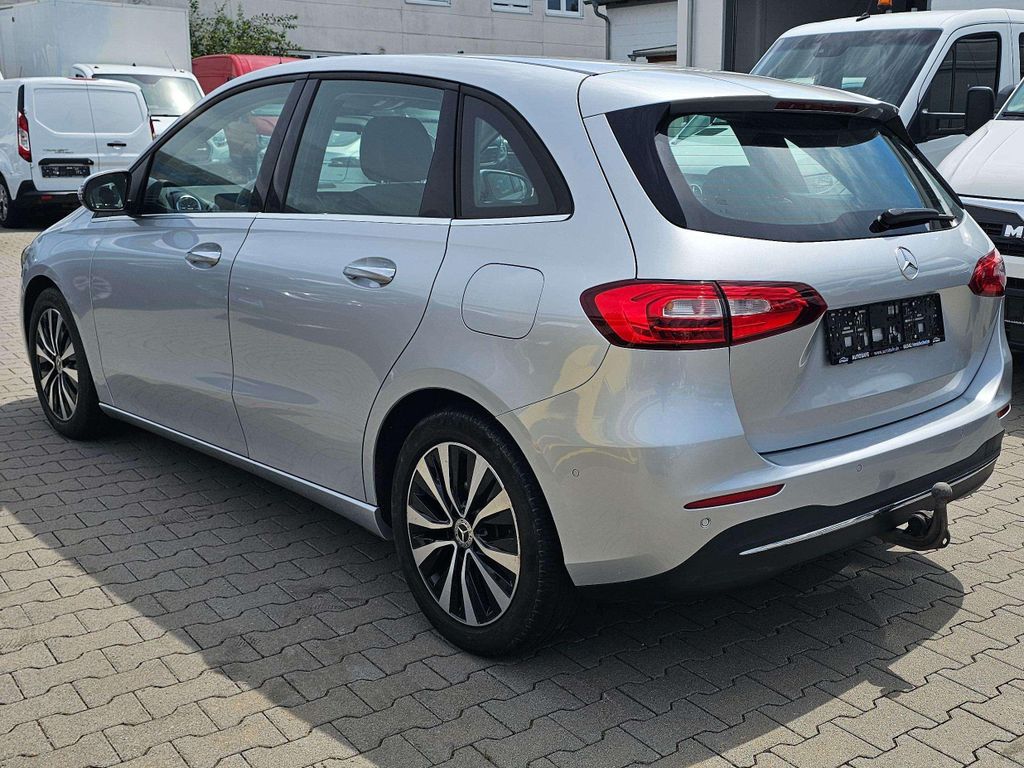 Mercedes-Benz B 180 2022