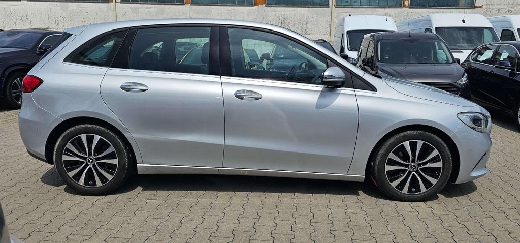 Mercedes-Benz B 180 2022