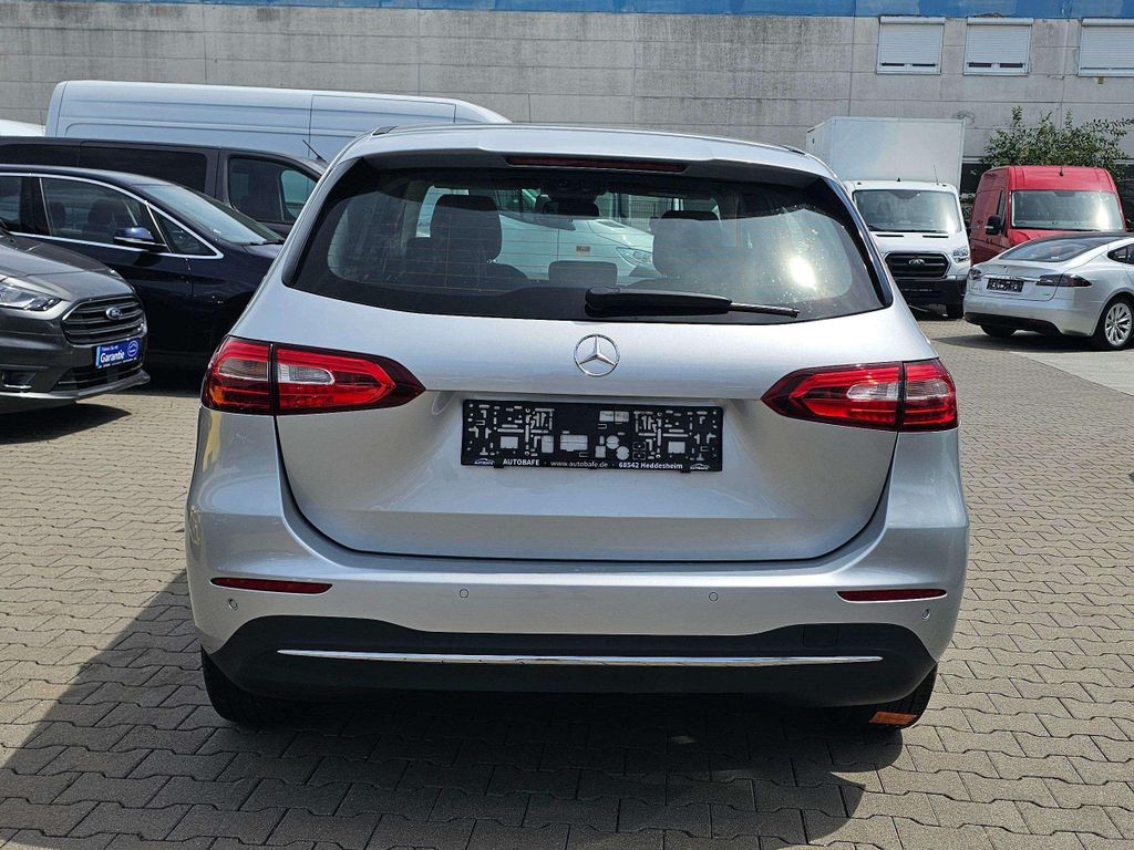 Mercedes-Benz B 180 2022