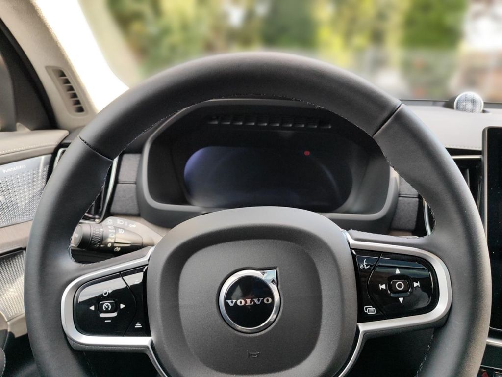 Volvo XC90 2025