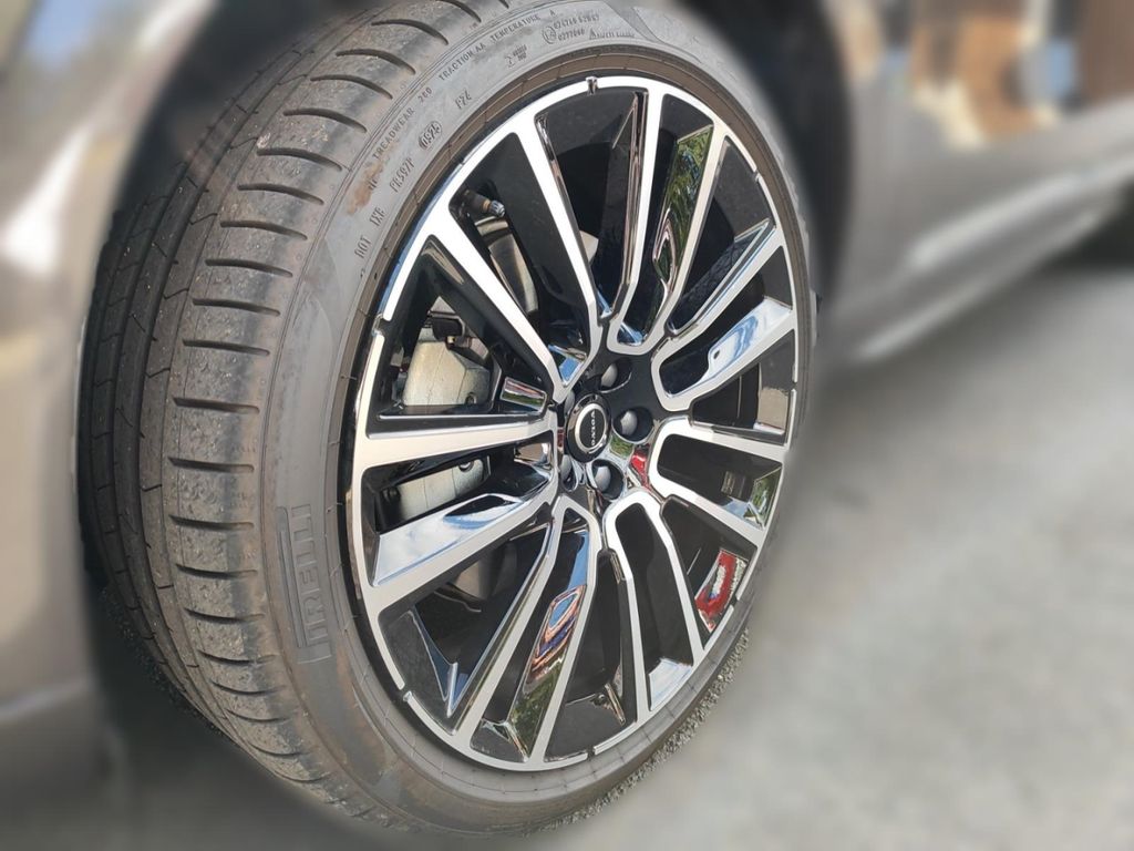 Volvo XC90 2025