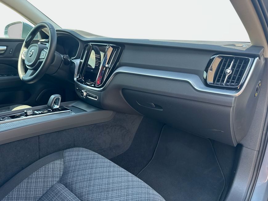 Volvo V60 2024