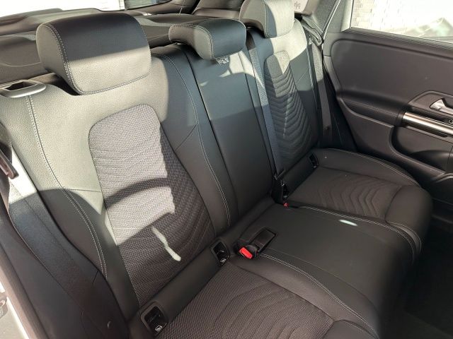 Mercedes-Benz B 200 2023