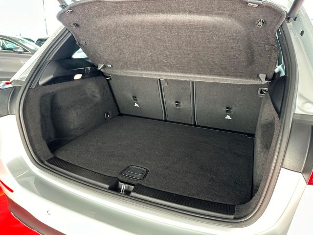 Mercedes-Benz B 200 2023