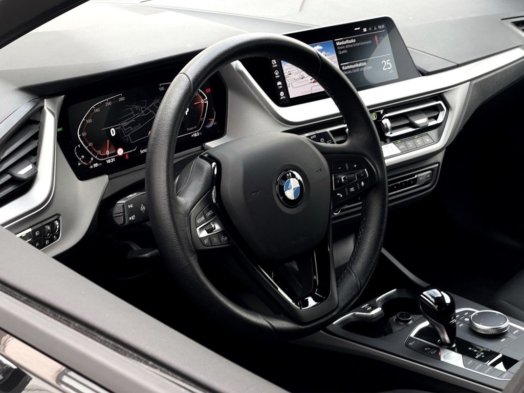 BMW 118 2022