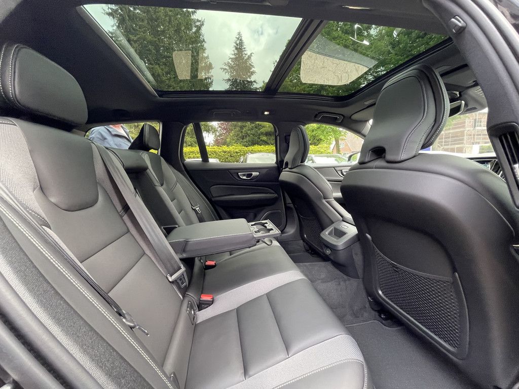 Volvo V60 2025