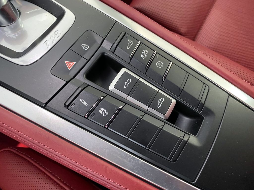 Porsche Boxster 2024