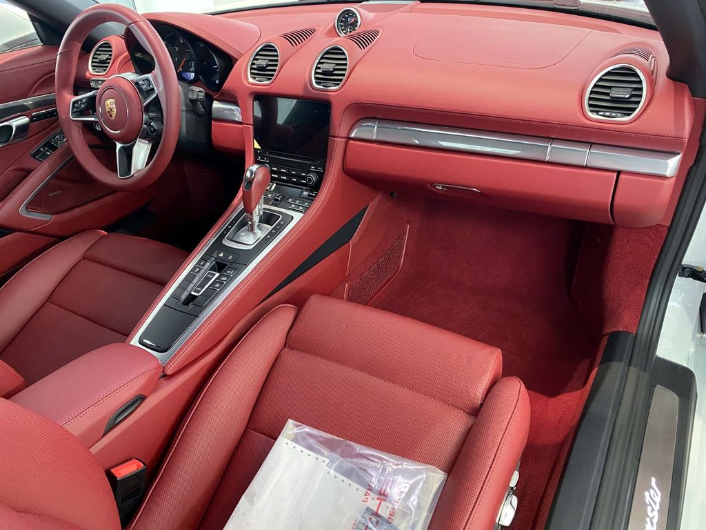 Porsche Boxster 2024
