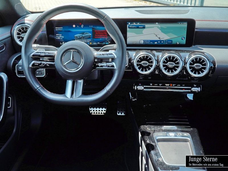 Mercedes-Benz CLA 180 2024