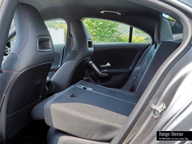 Mercedes-Benz CLA 180 2024