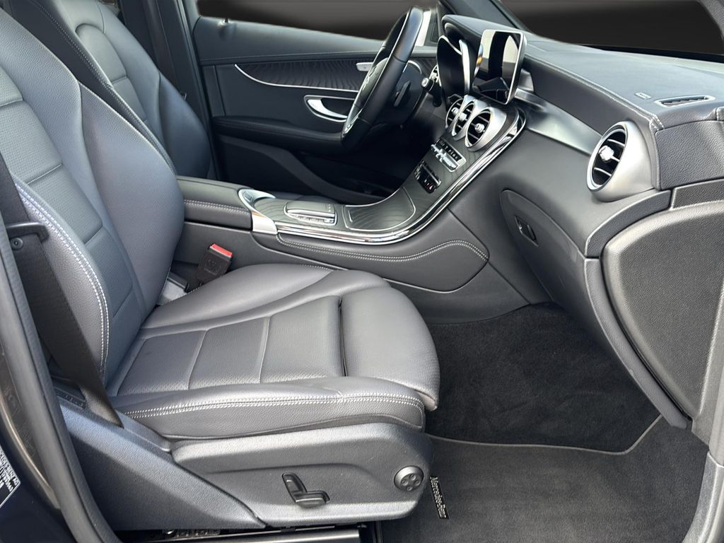 Mercedes-Benz GLC 300 2021