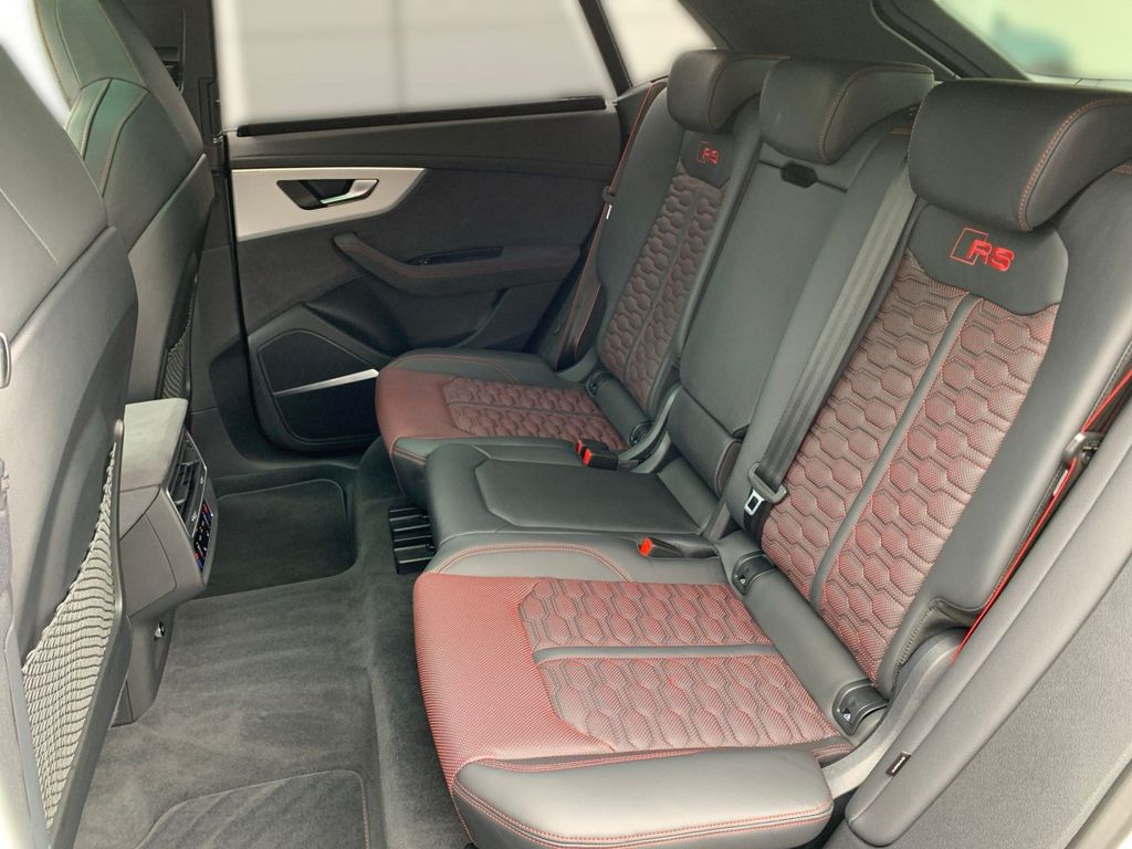 Audi RSQ8 2024