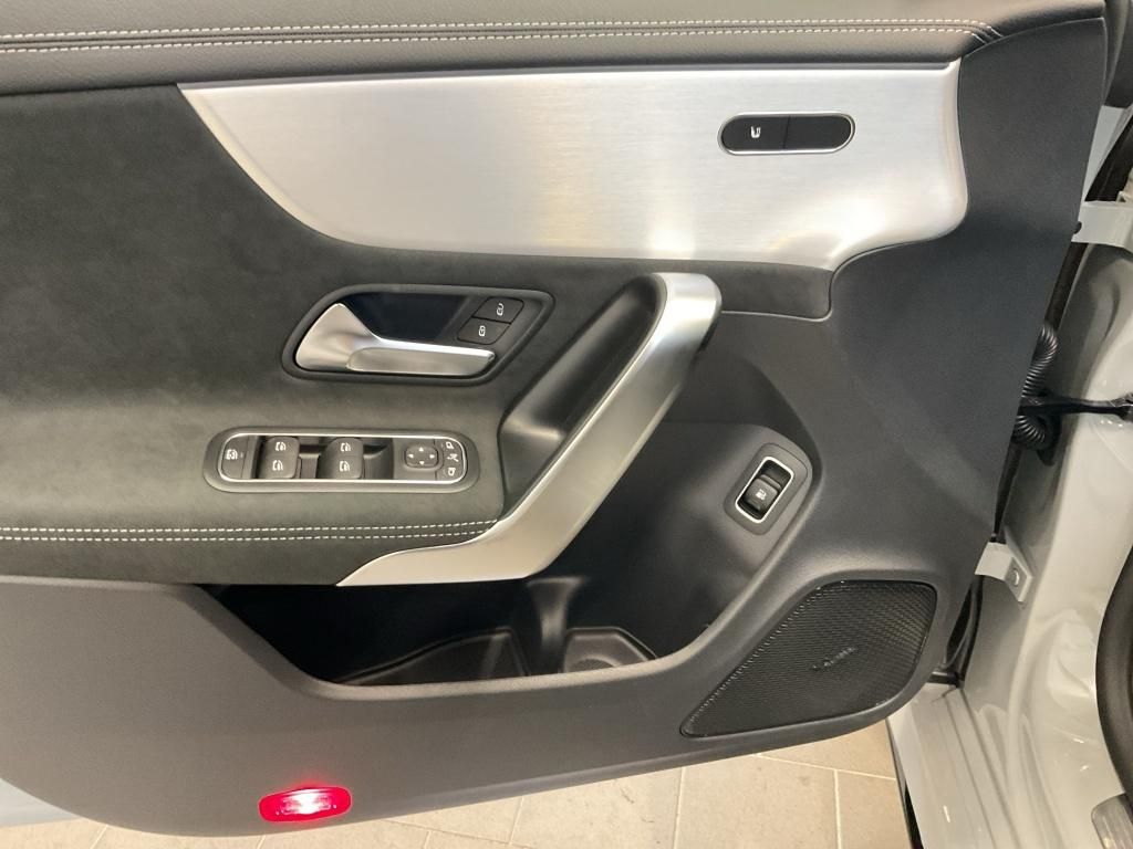 Mercedes-Benz CLA 250 2025