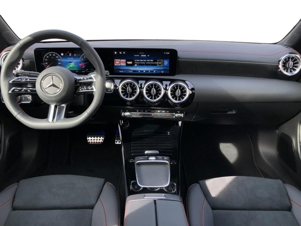 Mercedes-Benz CLA 220 2025