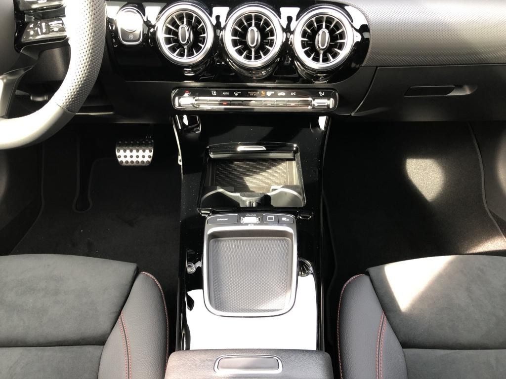 Mercedes-Benz CLA 220 2025