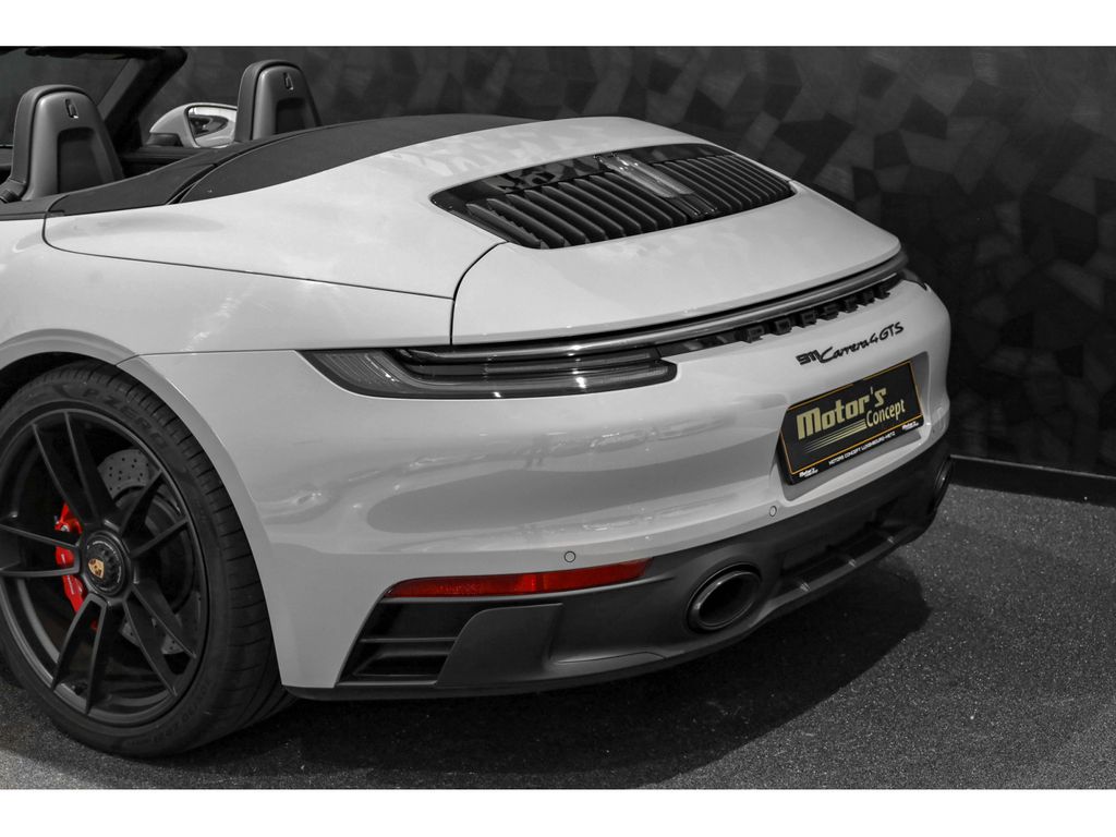 Porsche 992 2024