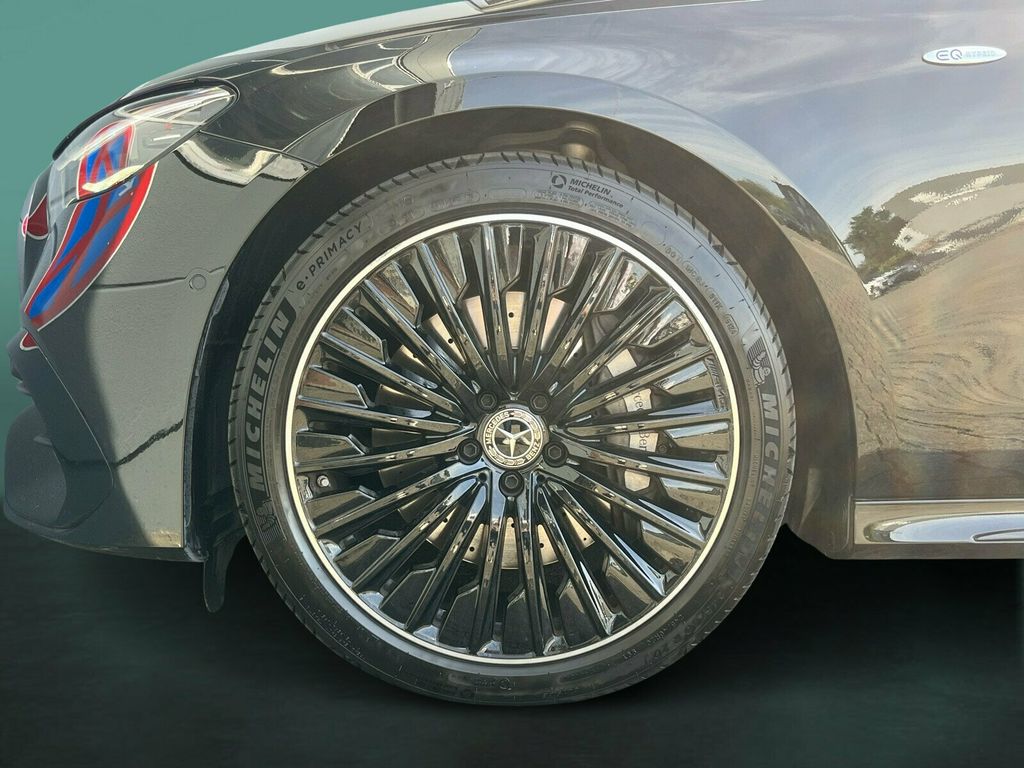 Mercedes-Benz E 300 2025