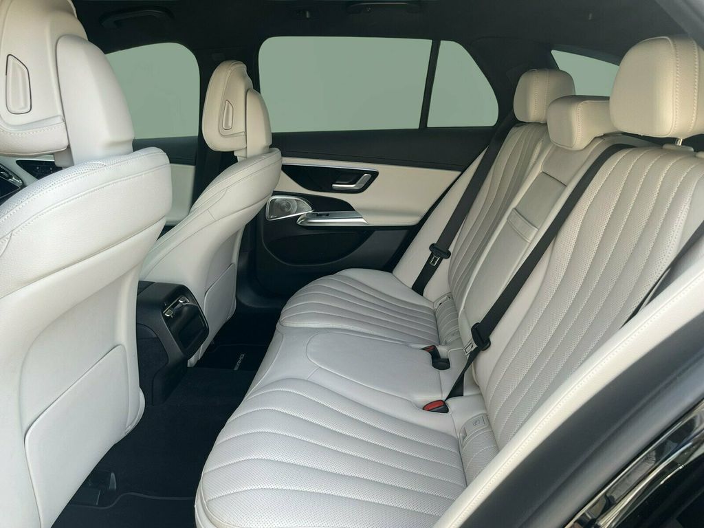 Mercedes-Benz E 300 2025