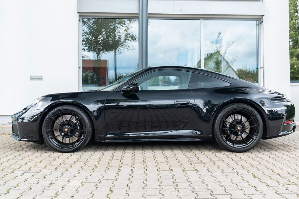 Porsche 992 2025