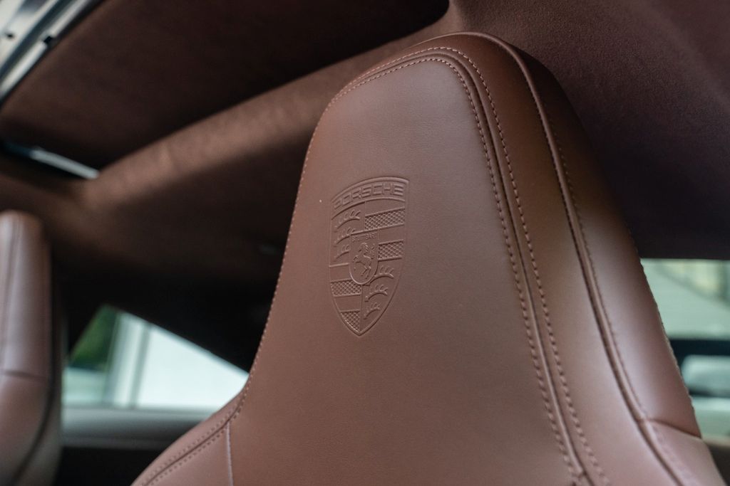Porsche 992 2025